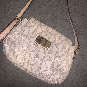Micheal kors cross body bag